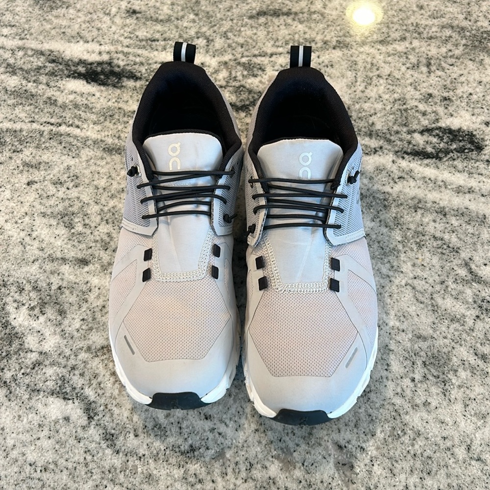 On Cloud sneakers